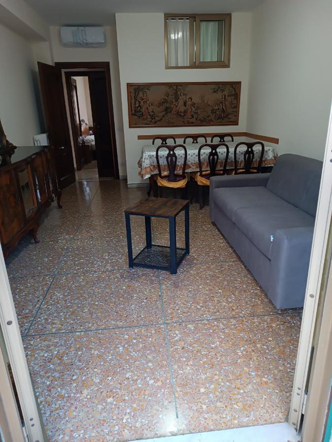 Hortis Apartment, 5 Persone, 2 Camere, Balcone, Metro C E Tram Per Il Centro Рим Екстериор снимка